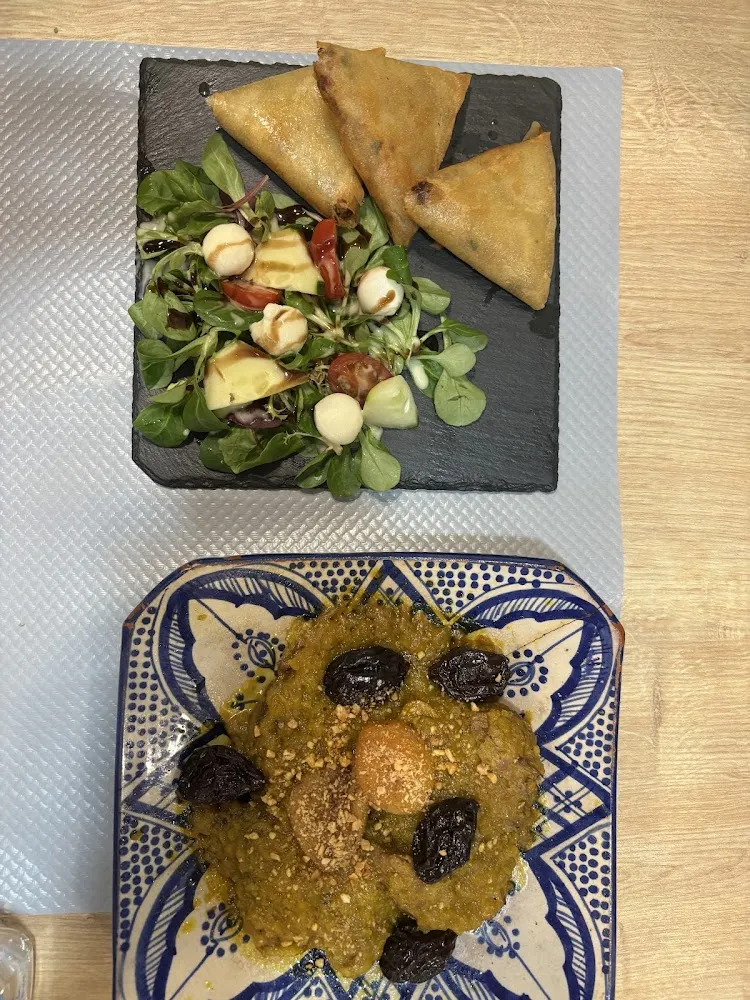 Tajine de Pruneaux Et Briouates Farcis